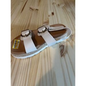 Art Class Kids White Buckle Platform Sandal Single Right Shoe Size 2